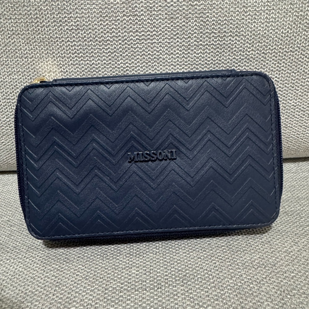 NWT Missoni x Delta first class amenity kit